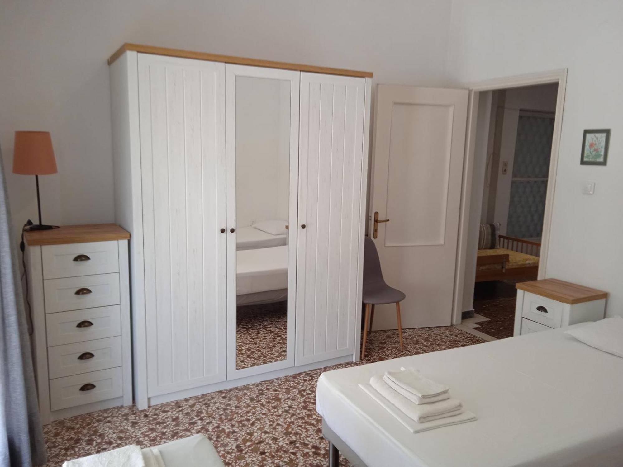 Elina'S Room Poros Town Екстер'єр фото